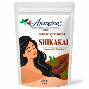 Sachet blanc Anazwina Shikakai 200 g, poudre ayurvédique, illustration de gousses.