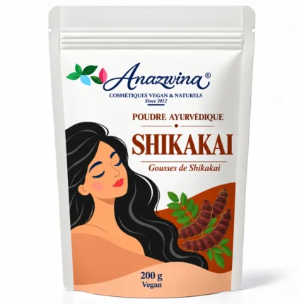 Sachet blanc Anazwina Shikakai 200 g, poudre ayurvédique, illustration de gousses.